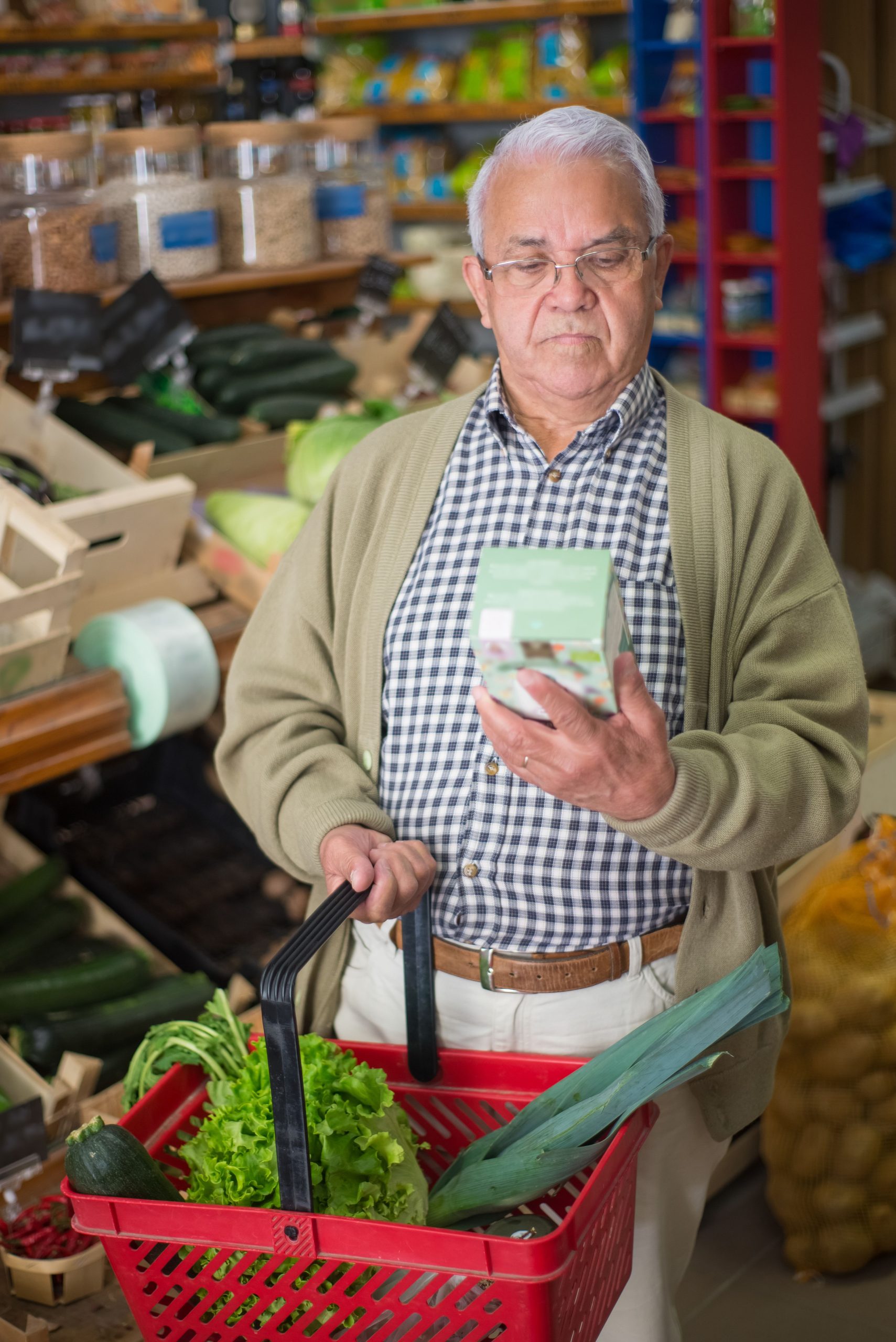 Produsele etichetate drept „naturale”, „organice” sau „fără gluten” nu sunt neapărat mai sănătoase decât variantele obișnuite. Foto: pexels.com